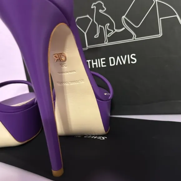 ￼ brand, new Ruthie, Davis platform, purple leather heels
