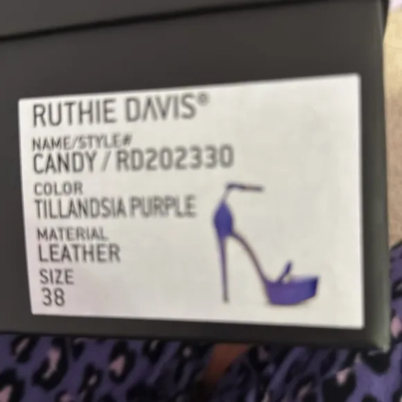￼ brand, new Ruthie, Davis platform, purple leather heels