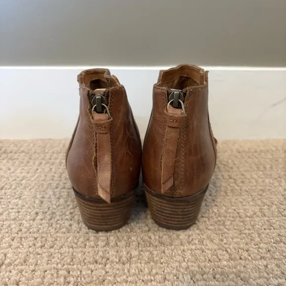 🐎 Clarks Spye Celeste Casual Ankle Boots Womens Size 9M Brown Leather Fringe Zip