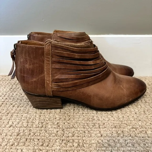 🐎 Clarks Spye Celeste Casual Ankle Boots Womens Size 9M Brown Leather Fringe Zip