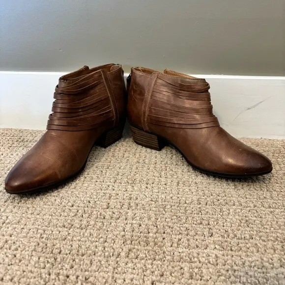 🐎 Clarks Spye Celeste Casual Ankle Boots Womens Size 9M Brown Leather Fringe Zip