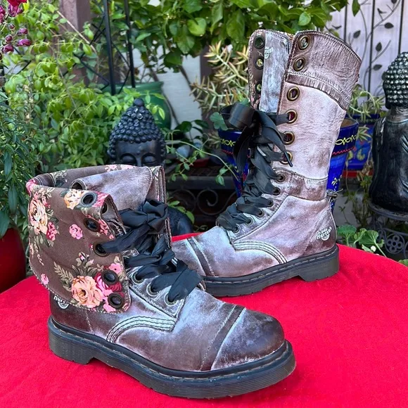 🌺 Dr. Martens Triumph Washed Brown Floral Tall 12 Eye Boots 🌺