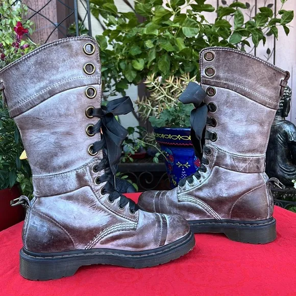 🌺 Dr. Martens Triumph Washed Brown Floral Tall 12 Eye Boots 🌺