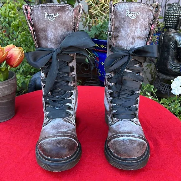 🌺 Dr. Martens Triumph Washed Brown Floral Tall 12 Eye Boots 🌺