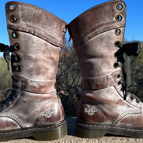 🌺 Dr. Martens Triumph Washed Brown Floral Tall 12 Eye Boots 🌺