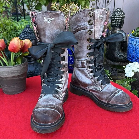 🌺 Dr. Martens Triumph Washed Brown Floral Tall 12 Eye Boots 🌺