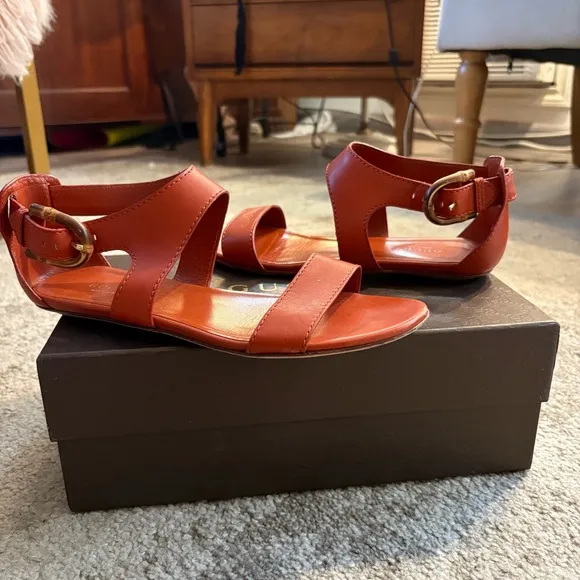 💯 GUCCI Women’s Stylish Orange Sandals /w Original Box Size 38