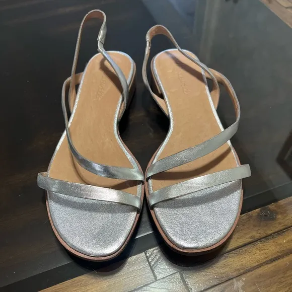 - Madewell The Heidi Slingback Sandal in Metallic Size 7