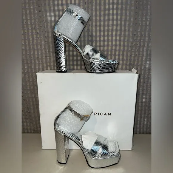 🪩 NIB! Good American Silver Platform Sandals