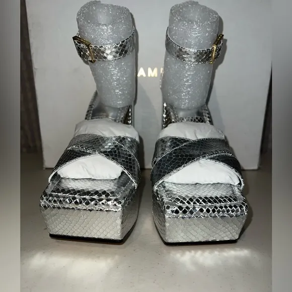 🪩 NIB! Good American Silver Platform Sandals