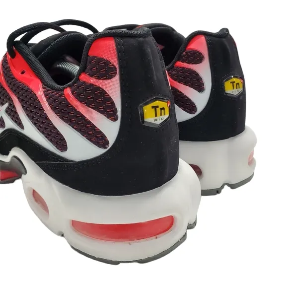 🆕 NIKE Shoes AIR MAX PLUS TN Hot Lava Athletic Sneaker