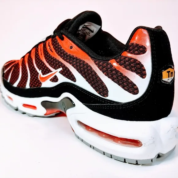 🆕 NIKE Shoes AIR MAX PLUS TN Hot Lava Athletic Sneaker