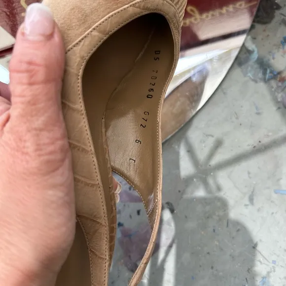 👠 Salvatore Ferragamo brown Suede Shoes