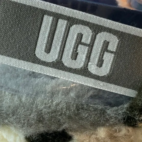 🧡 UGG SANDALS 🧡