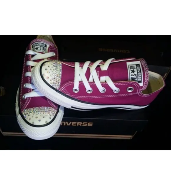 🆕 Women's Converse With Swarovski Details