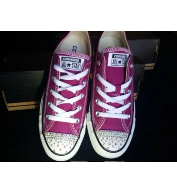 🆕 Women's Converse With Swarovski Details