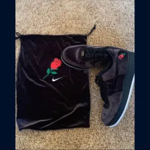‘18 Nike AF1 🌹 Athletic Shoes