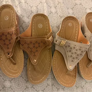 2 pair of women sandals