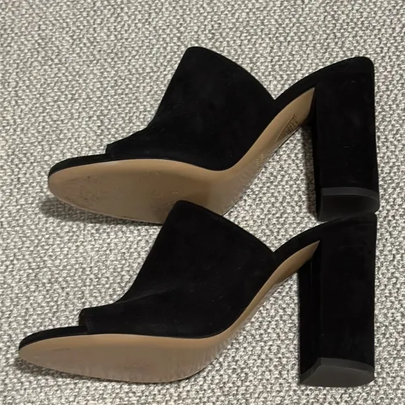 275 Central Women's Suede Shoes, Size 40