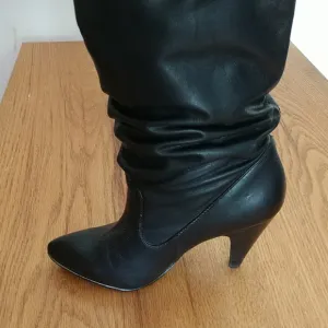 #5 F BCBGeneration LEATHER CUFF-ABLE BLACK. Leather Boots NWOT