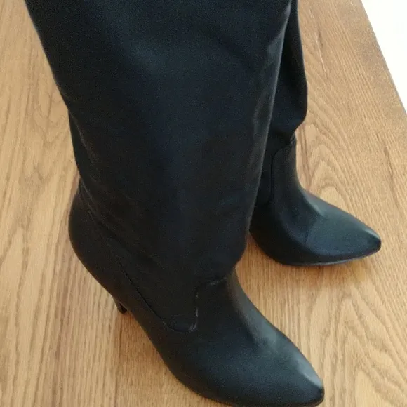#5 F BCBGeneration LEATHER CUFF-ABLE BLACK. Leather Boots NWOT