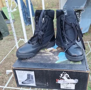 A pair of Rocky Magnum black leather work boots. Mens size 7.5. EUC.