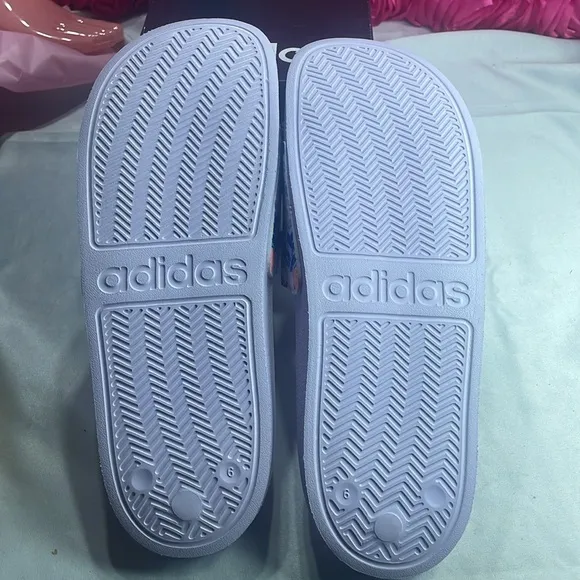 Adidas Adilette‎ Slides Sandals for Girls Size 6 Neon,Women 9
