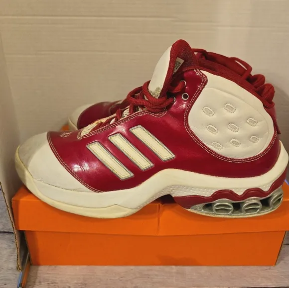 ADIDAS MEN'S PRO MODEL VINTAGE RED AND WHITE SIZE 12