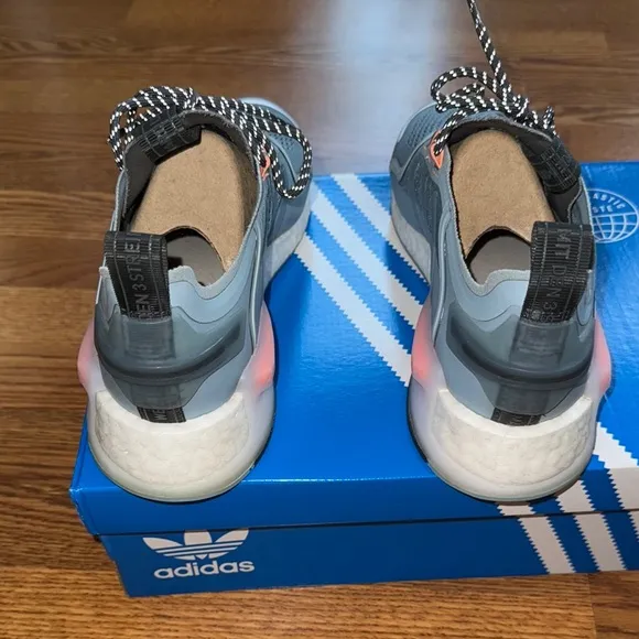 adidas NMD V3 Parley Men’s 9.5 Gray and Silver Shoes