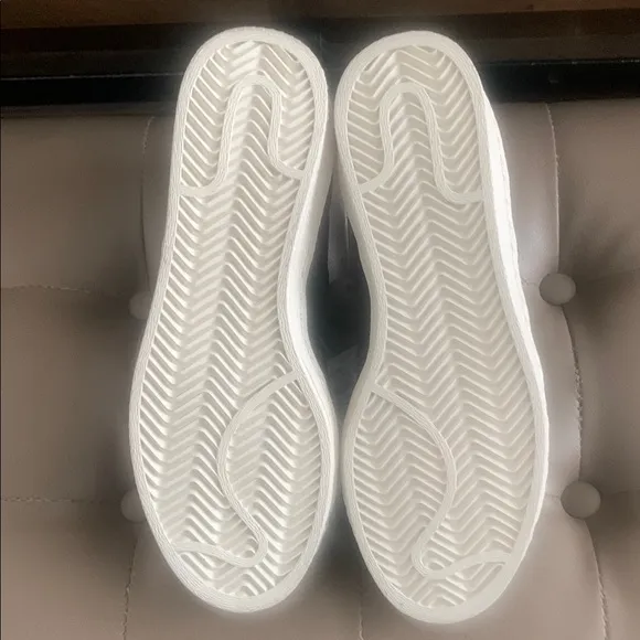 Adidas Superstar Black and White Athletic Shoes Sleek Design