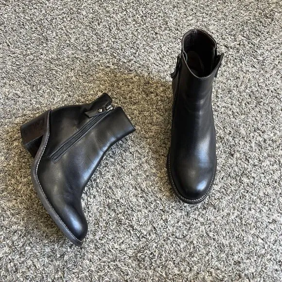 AGL Attilio Giusti Leombruni Sz 39 US 9 Black Leather Ankle Boots Double Zip