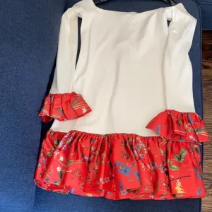 Alexis Estelle Dress, size S. White dress with red