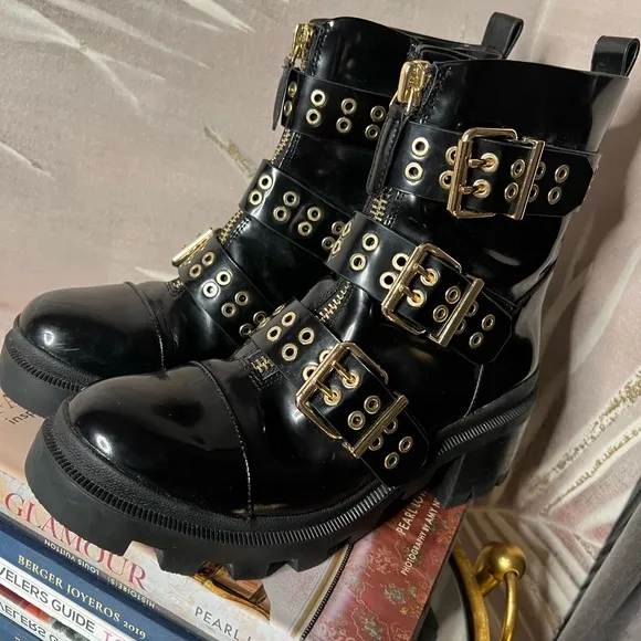 ALICE  OLIVIA Super cool leather elegant ankle boots! NEW