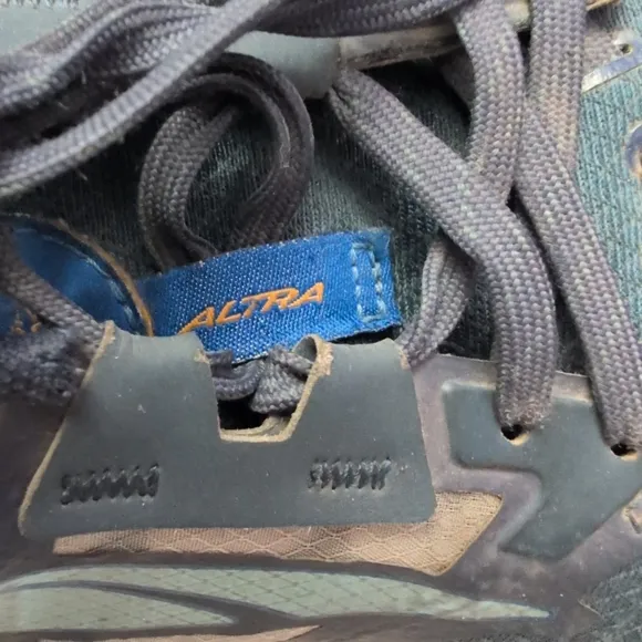 Altra Dark Blue Athletic Shoes Lone Peak Size 8
