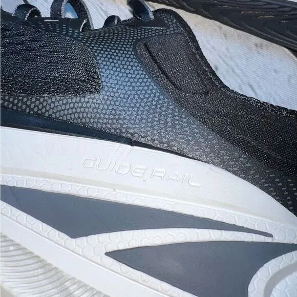 Altra Paradigm 7 Athletic Shoes Mens Size 10 Black &amp; White