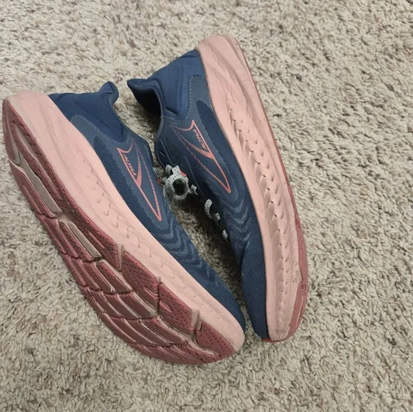 Altra Torin 7 Running Shoes - Navy and Pink Size 9