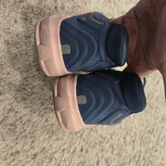 Altra Torin 7 Running Shoes - Navy and Pink Size 9