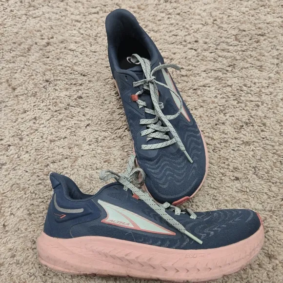 Altra Torin 7 Running Shoes - Navy and Pink Size 9