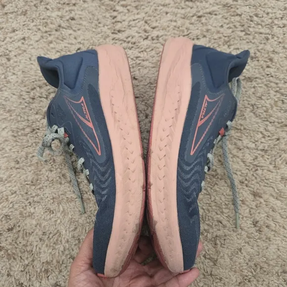 Altra Torin 7 Running Shoes - Navy and Pink Size 9