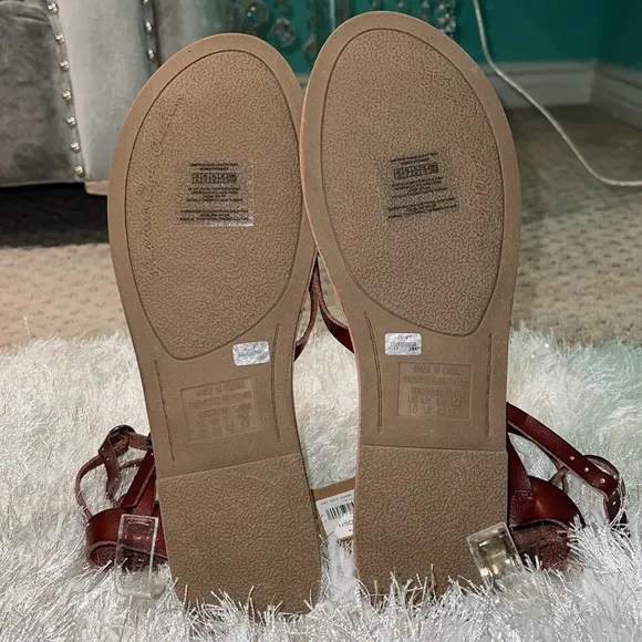 American Eagle 🦅 NWT sandals size 10