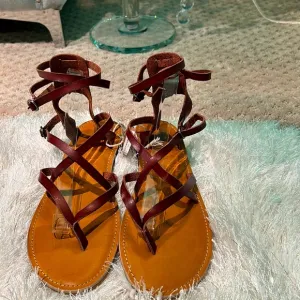 American Eagle 🦅 NWT sandals size 10