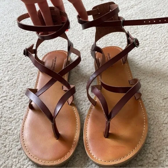 American Eagle 🦅 NWT sandals size 10