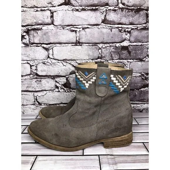Anthropologie Howsty Gray Suede Western Heel Ankle Boots Women’s Sz 39EU/8.5M US