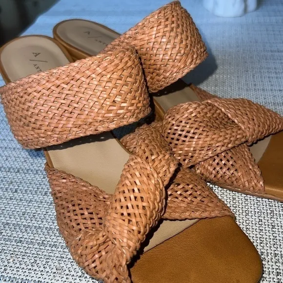 Anthropologie Tan Sandals 39
