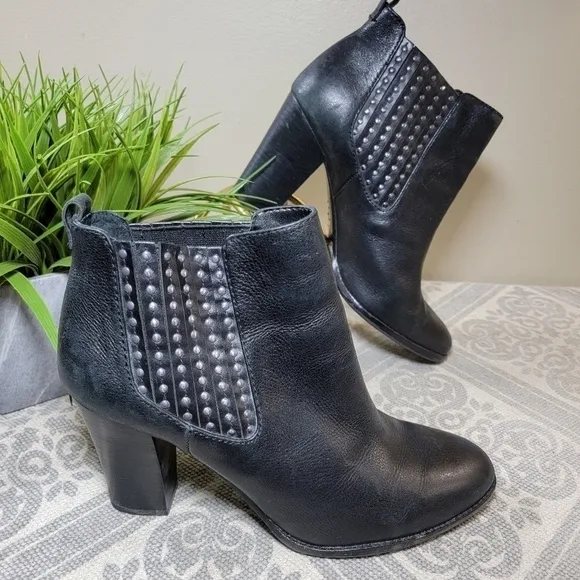 Antonio Melani Eadie Black Studded Leather Ankle Boots booties Size 10
