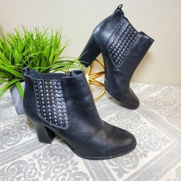 Antonio Melani Eadie Black Studded Leather Ankle Boots booties Size 10