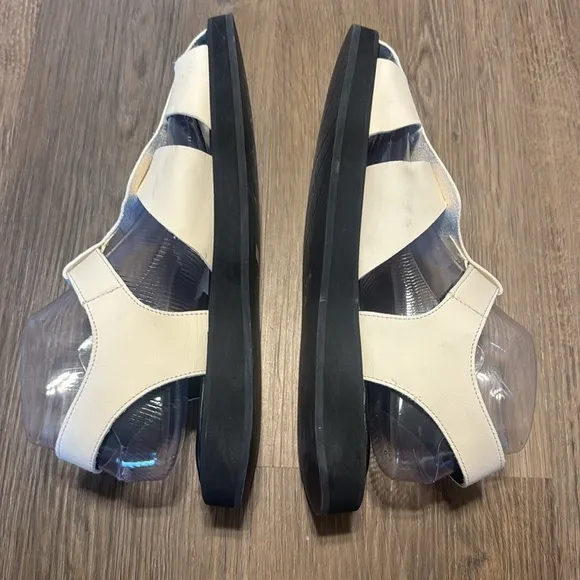 AQUATALIA Ginata Leather Fisherman Sandals In White ladies size 10.5