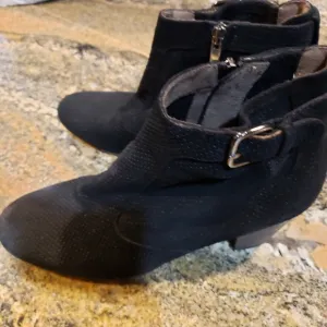 Aquatalia Suede Leather Black Ankle Boots Made in Italy