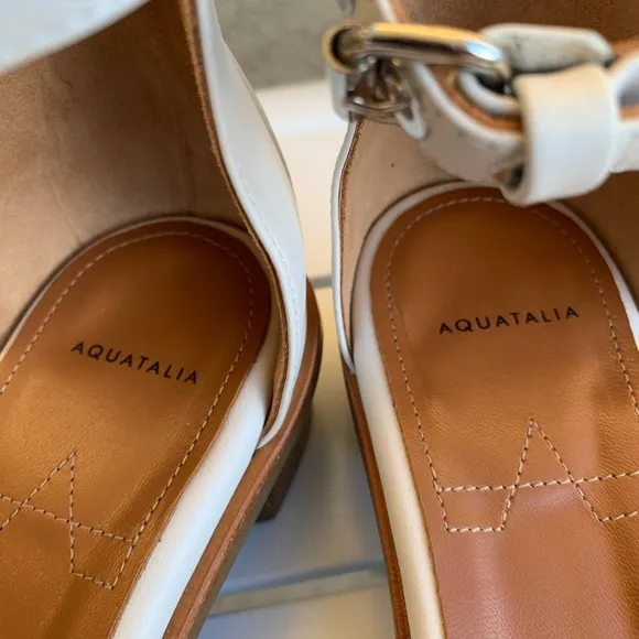 Aquatalia White leather sandals 7