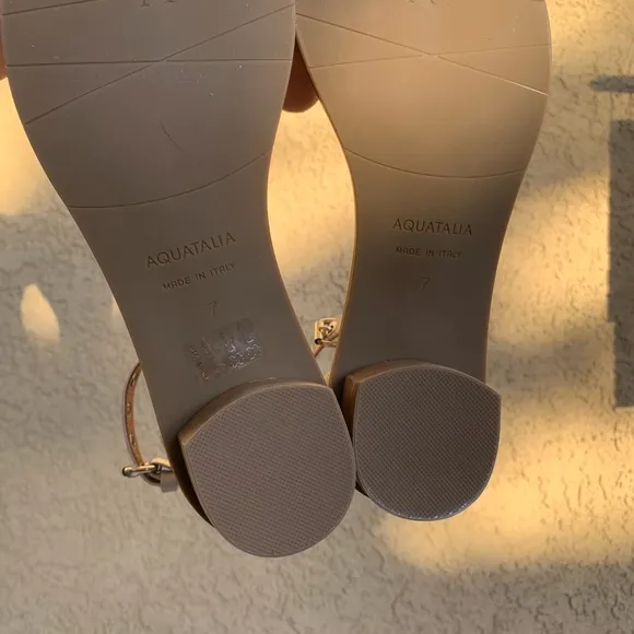 Aquatalia White leather sandals 7